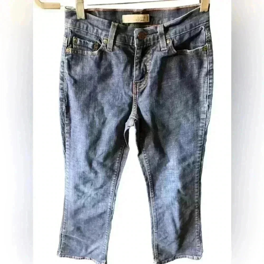 Levi’s size 6P medium 512 Perfectly Slimming bootcut jeans . Guc.